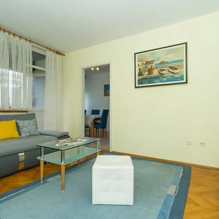 Apartment Near Center With Balcony With The Sea View