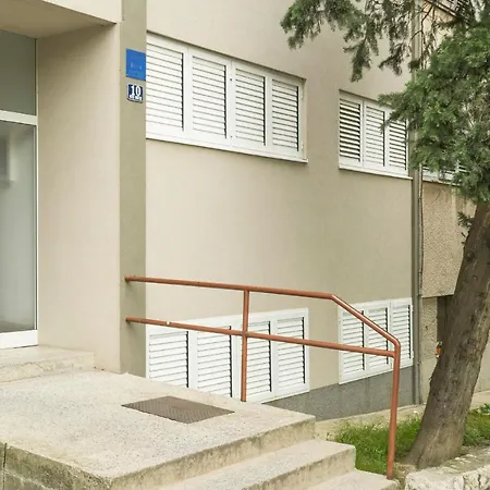 Apartment Near Center With Balcony With The Sea View *