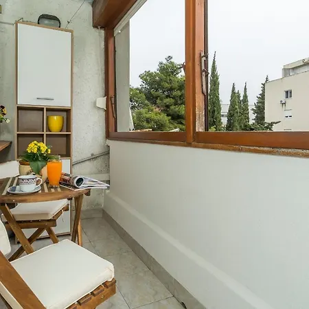 Apartment Near Center With Balcony With The Sea View Split